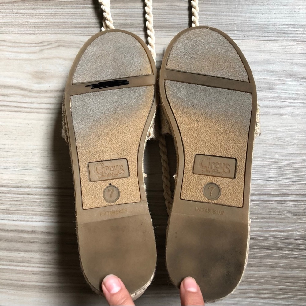Sam Edelman Lenora Moccasin, size 7, runs small - Picture 5 of 5